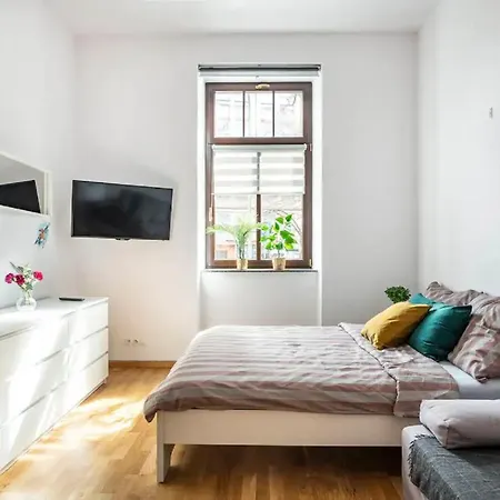 Discover - 5 Borowickiej St - Next To Opera And Unity Centre קרקוב