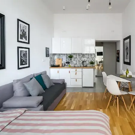 Discover - 5 Borowickiej St - Next To Opera And Unity Centre Lägenhet