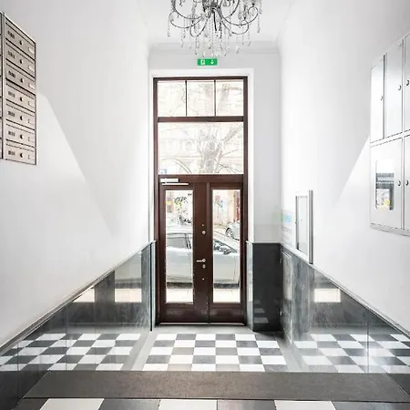 Discover - 5 Borowickiej St - Next To Opera And Unity Centre Lägenhet